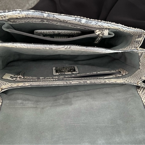 New Cape Cobra Beirut Saddle Bag, Genuine Natural Python - Picture 15 of 16